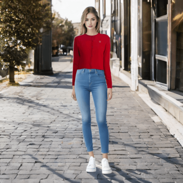 Sweater Red Shield Wanita - Gambar 5